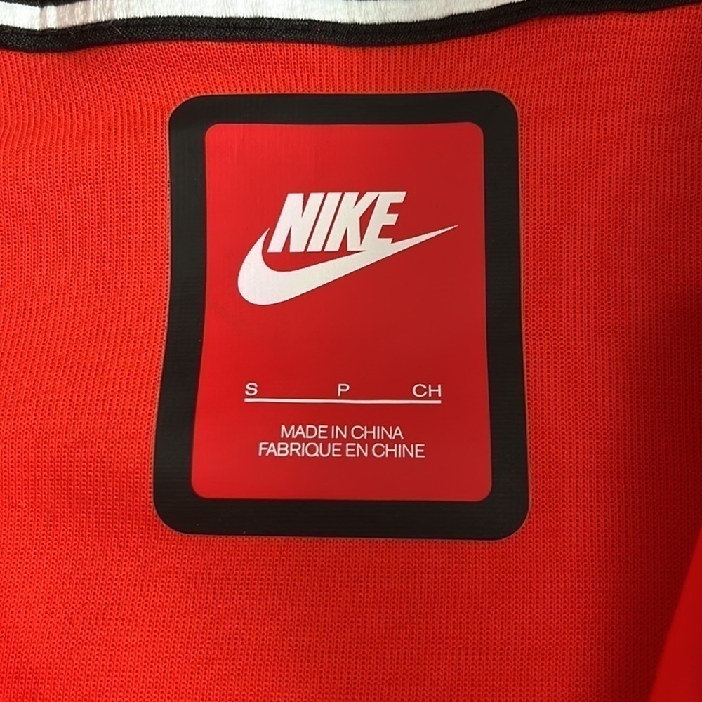 Nike Jacket Size Small. New without tags - Picture 9 of 13